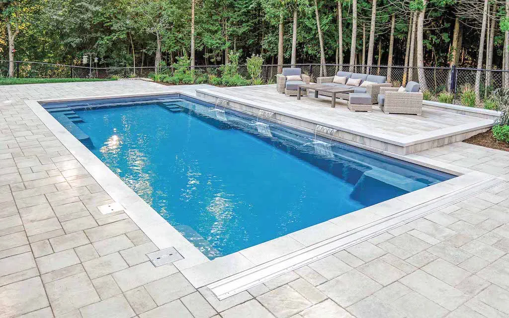 Leisure Pools Dayton: fiberglass swimming pool builder in Maimi Valley