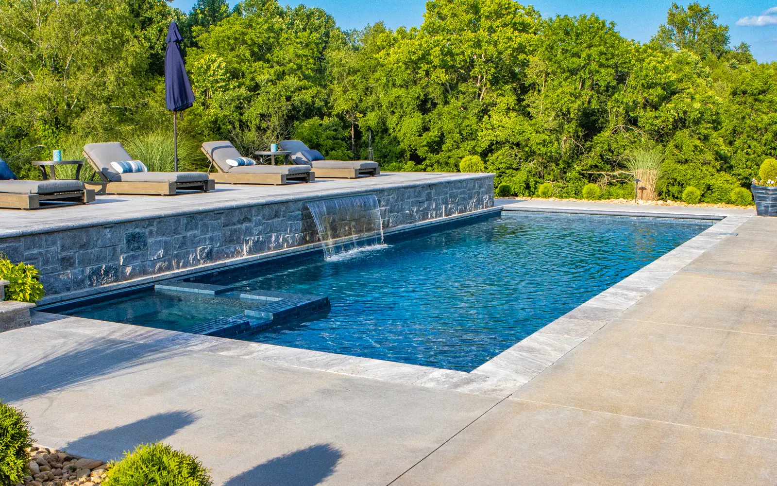 Kentucky Fiberglass pool builders for the Miami Valley area